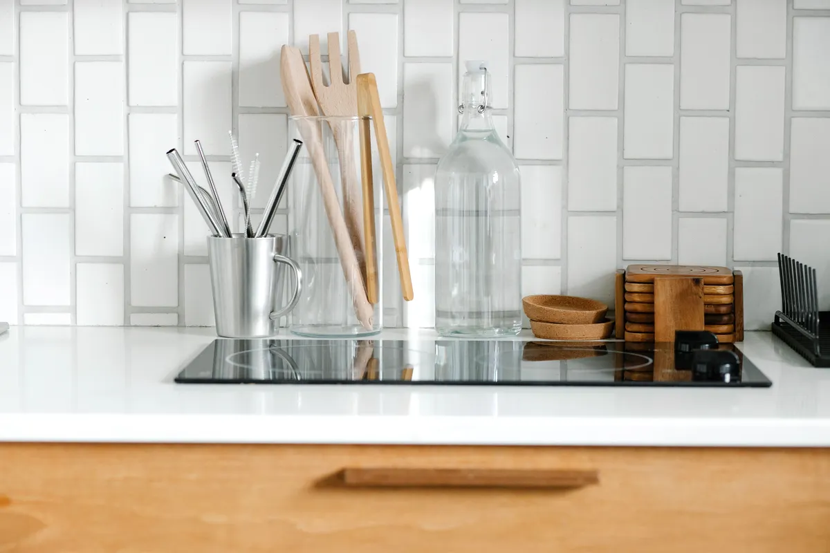 Home & kitchen scene representing Lid & Liner